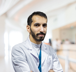 معتز حكمي - طبيب اسنان عام